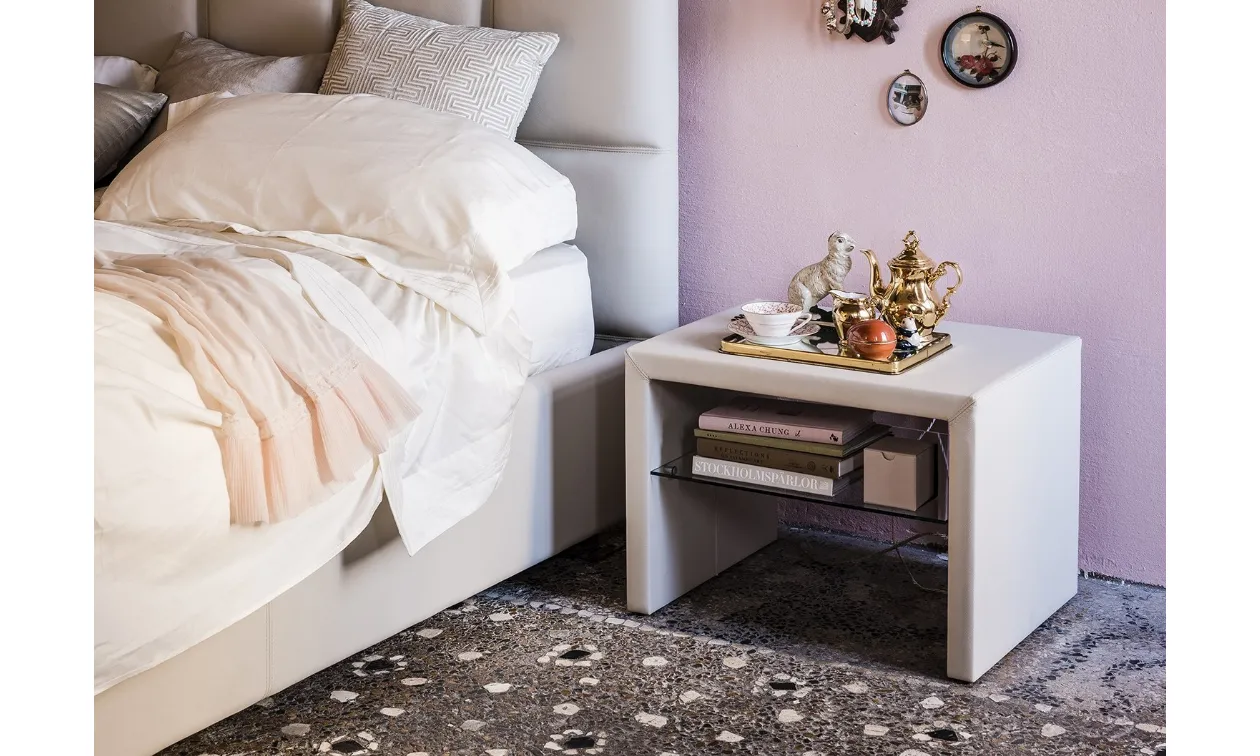 Comodini In Pelle comodino in pelle dorian di cattelan italia Comodini In Pelle comodino in pelle dorian di cattelan italia